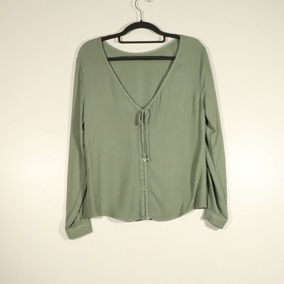 NWOT Cloth & Stone Green Long Sleeve Button Back Tie Blouse - Picture 1 of 9